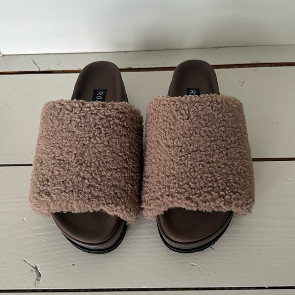 Roam fuzzy platform taupe faux shearling  size 9 excellent condition - Picture 5 of 11